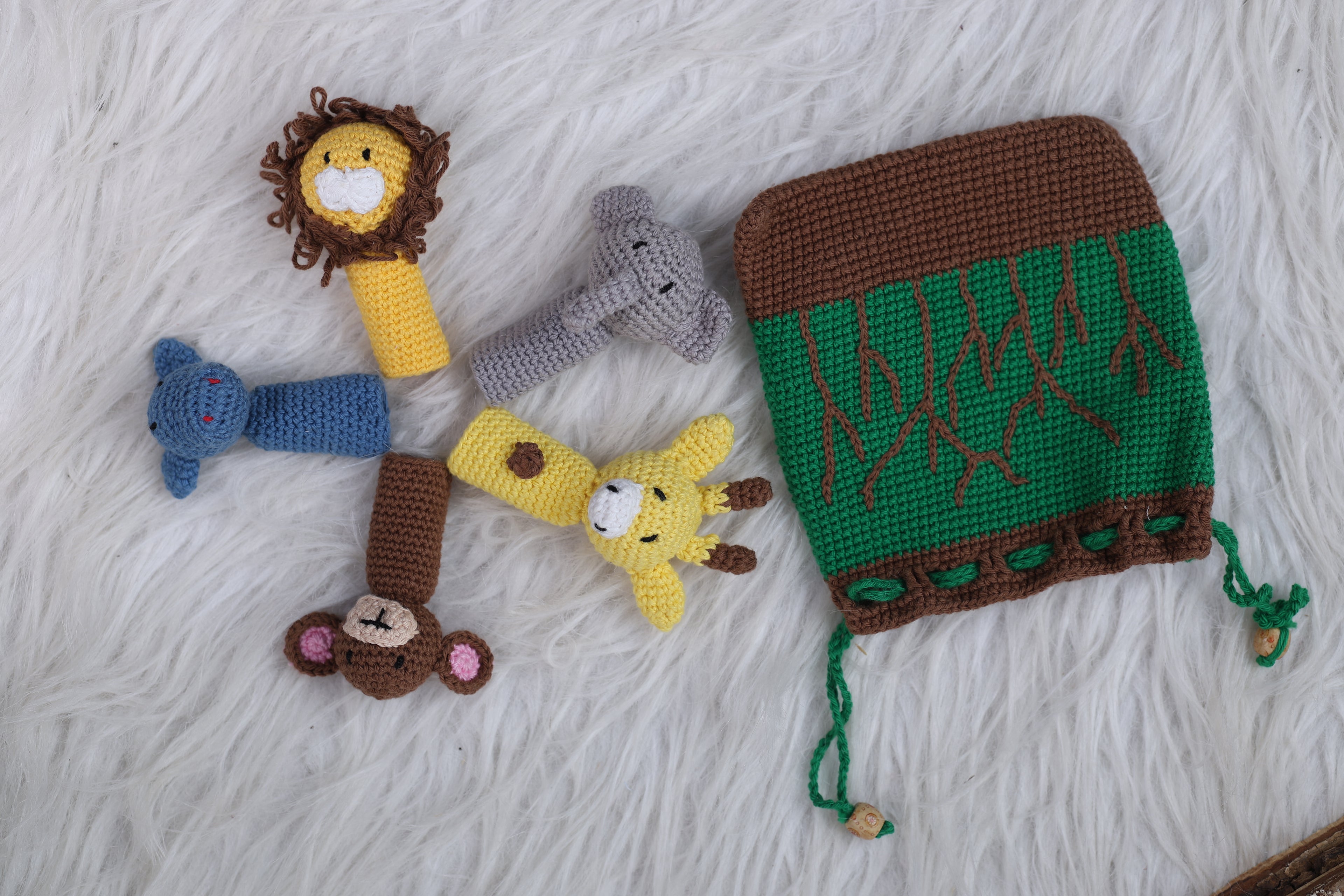 Little Medhas Finger Puppets Set - Farm & Forest Animals Educational Storytelling Toys 9+ Months